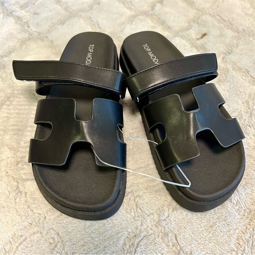Top Moda Sz 6, 6.5, 7, 7.5, 8 or 8.5 Black Slides Sandals NWOT Flat Lyon